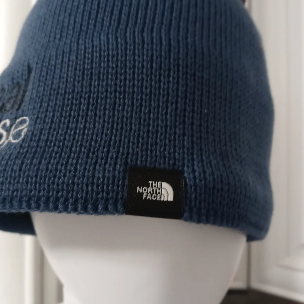 The North Face Navy Blue Knit Cap Hat w 